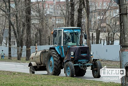 В Кривом Роге управляющая компания приглашает на работу тракториста