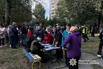 Полиция Днепра уже приняла более 300 заявлений от жителей о повреждении имущества после массированной атаки