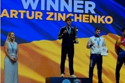 Криворожане завоевали золото и бронзу на Чемпионате Европы по кикбоксингу