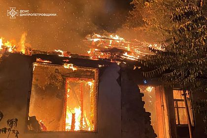 В Днепре спасатели потушили пожар в заброшенном здании