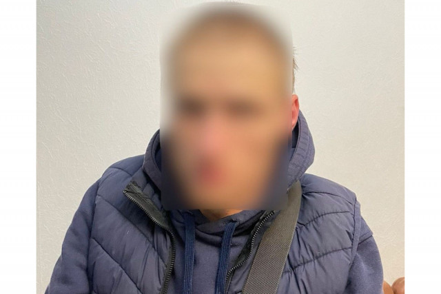 В Кривом Роге задержали подозреваемого в ограблении магазина и квартиры В Кривом Роге задержали подозреваемого в ограблении магазина и квартиры