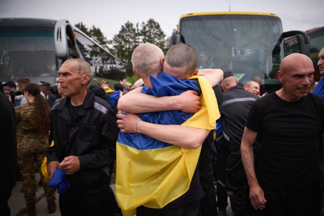Наші вдома: ще 6 криворіжців повернулися додому у завершальний день обміну «1000 на 1000» Наші вдома: ще 6 криворіжців повернулися додому у завершальний день обміну «1000 на 1000»