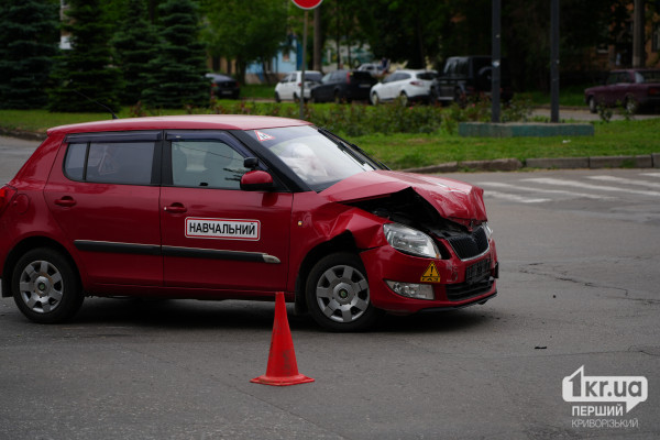 в Кривом Роге столкнулись два автомобиля ДТП Кривой Рог