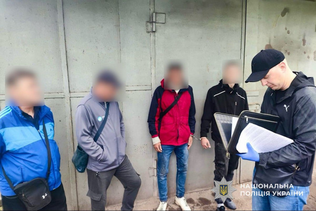Поліція Кривого Рогу затримала підозрюваного у збуті наркотиків Поліція Кривого Рогу затримала підозрюваного у збуті наркотиків