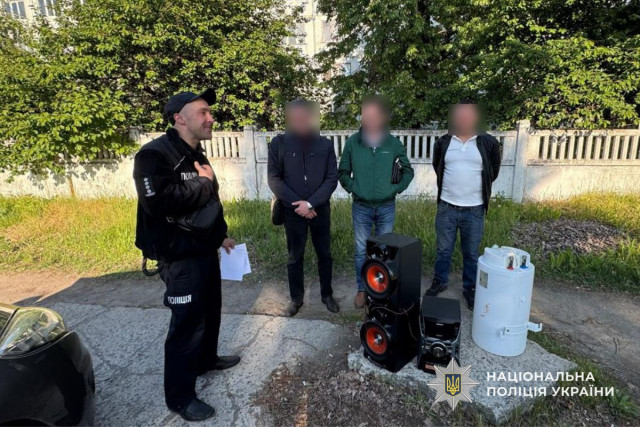 Двоих рецидивистов подозревают в краже из квартиры в Днепропетровской области Двоих рецидивистов подозревают в краже из квартиры в Днепропетровской области