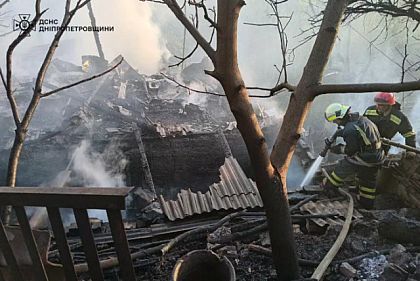 В Кривом Роге горели хозяйственные постройки и частный дом