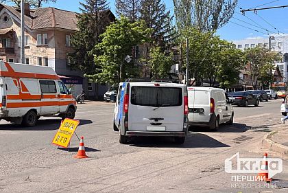 ДТП в Кривом Роге: на 96 квартале столкнулись два автомобиля