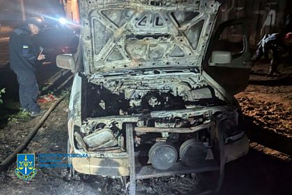 Поджег автомобили военнослужащих: в Днепре задержали подозреваемого
