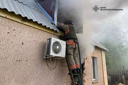 В Никополе пожарные потушили пожар после атаки FPV-дрона