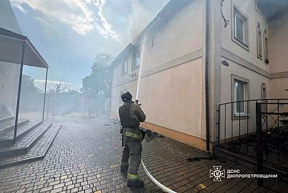 В Никополе спасатели ликвидировали пожар после вражеского обстрела