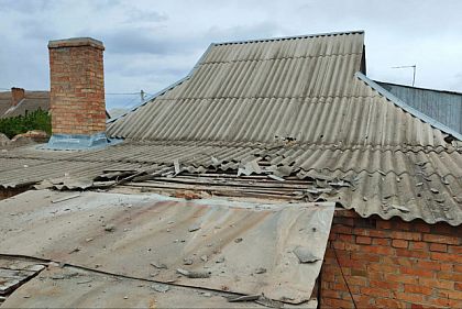 Из-за российского обстрела на Никопольщине повреждены частные дома