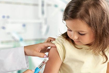 Украина получила 115 300 доз вакцины от гепатита B для детей