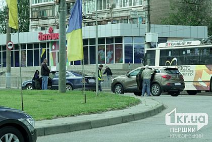 На кольце 95 квартала в Кривом Роге столкнулись две машины