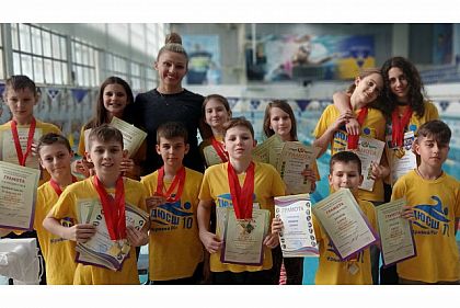 Криворізькі плавці та плавчині здобули більше 30 призових місць на змаганнях