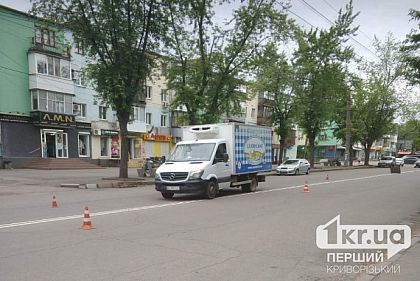 В Кривом Роге грузовик сбил 17-летнюю девушку