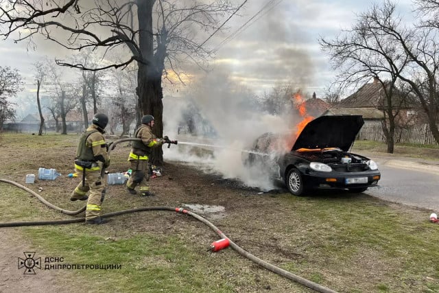 У Нікополі горів автомобіль Daewoo