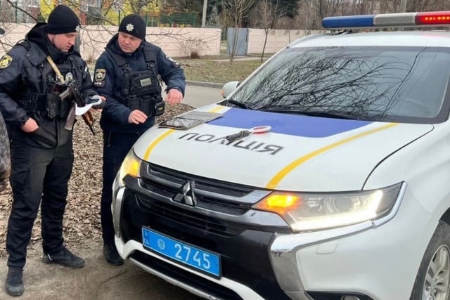 5 тисяч та 40 літрів бензину: на Дніпропетровщині п`яний водій намагався підкупити поліцейьких