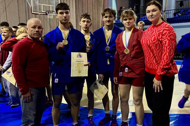 Криворізькі спортсмени вибороли призові місця на обласному чемпіонаті з самбо