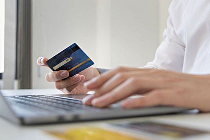 Криворожские полицейские разоблачили мошенника, продававшего несуществующие товары