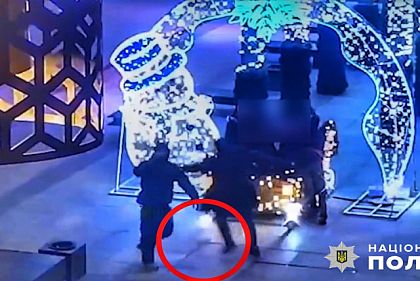 Рождественское хулиганство: 23-летний криворожанин повредил в Днепре новогодние инсталляции