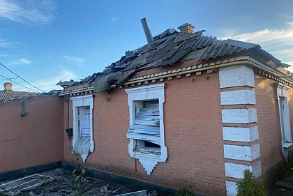 Из-за вражеских обстрелов Никополя пострадали двое мужчин: в каком они состоянии