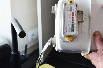 Вода в газопроводе: криворожанам напоминают об опасности самовольной замены газовой колонки