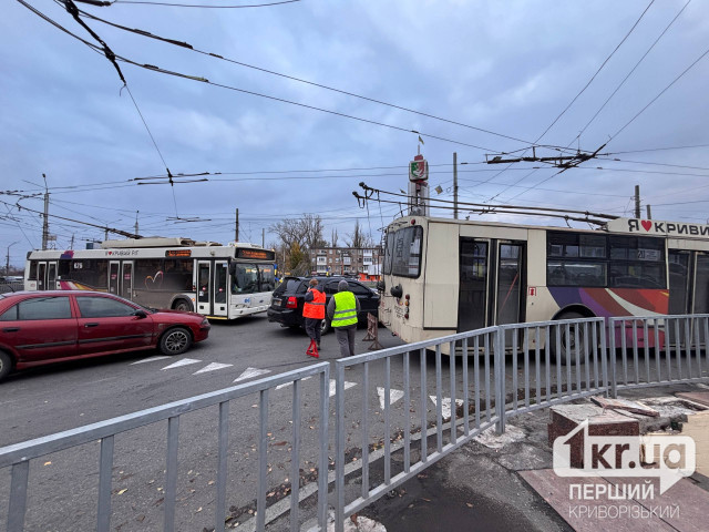 У Кривому Розі на 95 кварталі ускладнений рух транспорту — чому