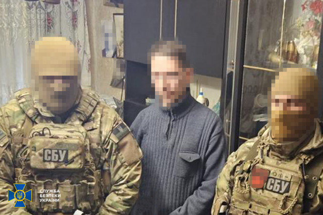 СБУ задержала мужчину, который корректировал атаки врага по Днепропетровщине
