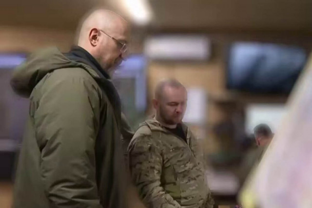 Министр обороны посетил Днепровскую область: Шмыгаль ознакомился с обстановкой