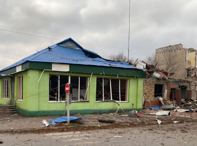 Из-за вражеских атак по Днепропетровщине повреждены парикмахерская, детсад и церковь