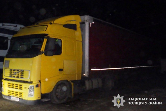 Украл из грузовика аптечку, кабели и устройства: полиция задержала криворожанина