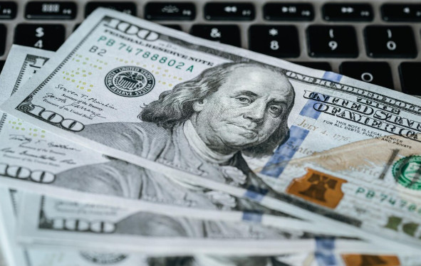 Гривна укрепилась: курс валют в Кривом Роге 27 ноября