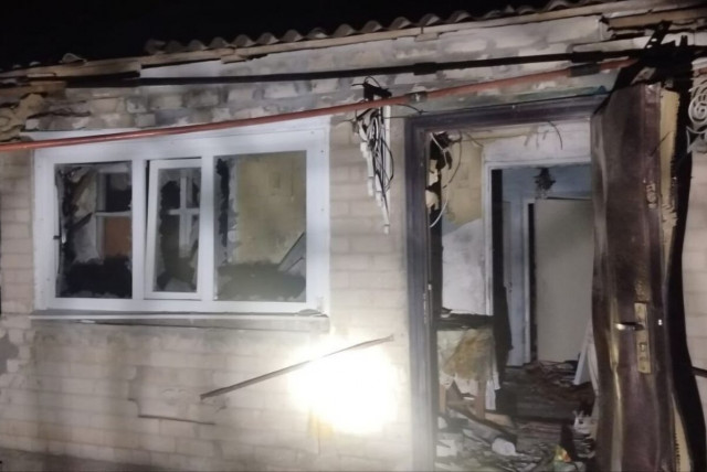 Обстрелы в Днепропетровской области: пострадала пожилая женщина, повреждены дома