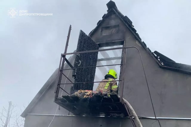 Спасатели нашли тело погибшего при тушении пожара в Днепропетровской области