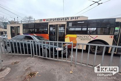 Из-за аварии на одной из главных площадей Кривого Рога возможна задержка троллейбусов