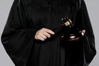 Масштабная коррупционная схема в сфере энергетики: двум чиновникам применили меры пресечения