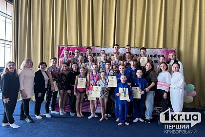 Криворожские акробатки завоевали награды на Чемпионате области