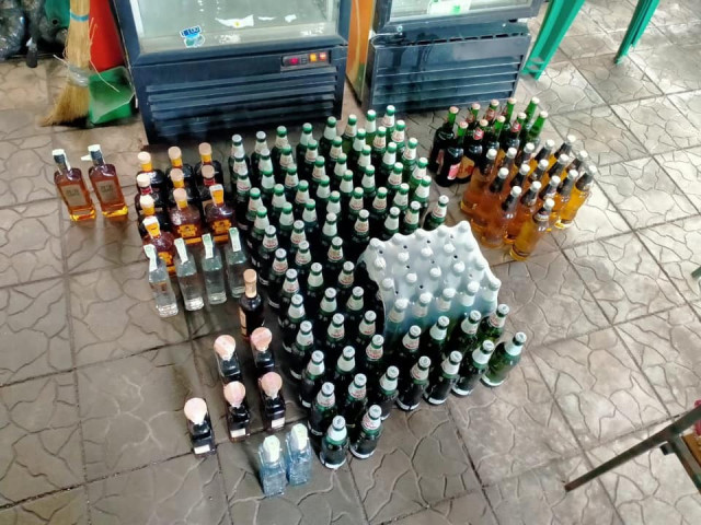 Изъято более 550 литров алкоголя: в Кривом Роге полицейские зафиксировали торговлю контрафактом