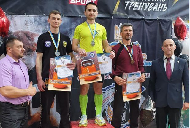 Полицейский из Кривого Рога одержал победу на Всеукраинском чемпионате по гиревому спорту