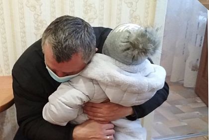 В Кривом Роге соцслужба вернула маленькую дочку в семью к отцу