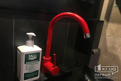 Школа, три детсада и отель остались без воды в Кривом Роге