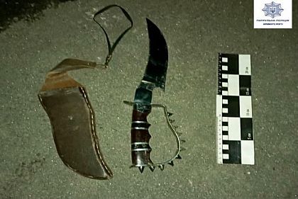 Копы задержали криворожанина, размахивающего ножом на улице