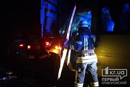 Грузовик и микроавтобус столкнулись под Кривым Рогом, есть пострадавшие