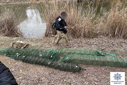 Полицейские задержали криворожанина, который ловил рыбу сетями