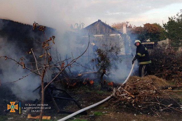В Кривом Роге сгорела крыша летней кухни в частном секторе