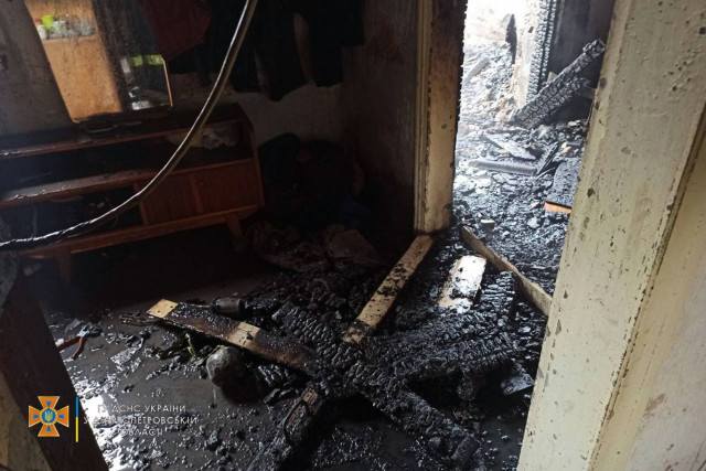 В Кривом Роге спасатели потушили пожар в частном доме
