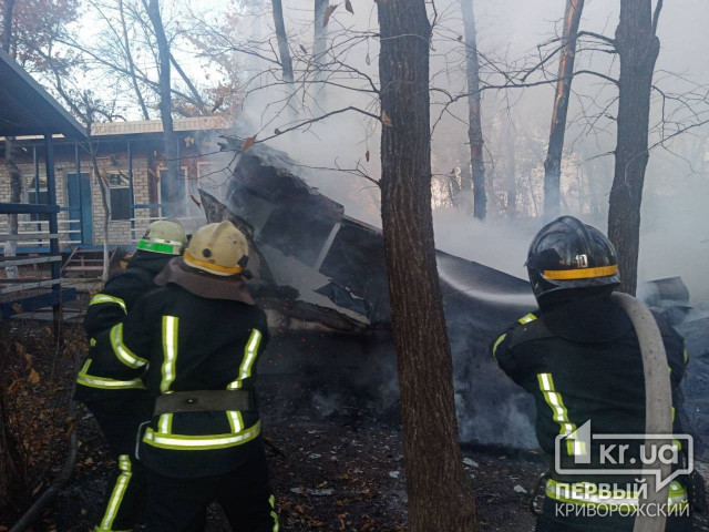 В Криворожском районе сгорело заброшенное здание