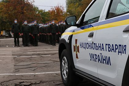 У Кривому Розі гвардійців привітали із днем захисників і захисниць — вручили авто
