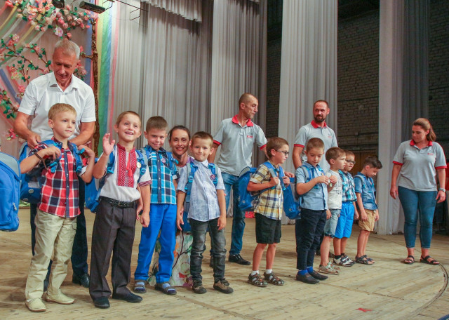 Майже 40 тисяч дітей співробітників отримають до 1 вересня шкільні набори від Метінвесту