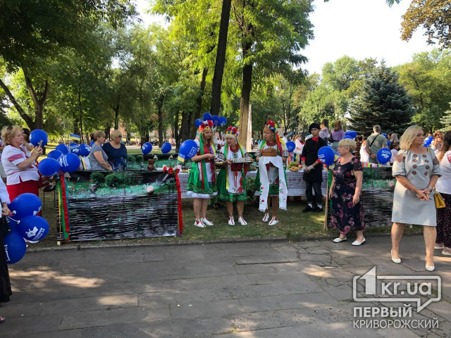 Криворіжці продовжують святкування Дня Незалежності у міських парках